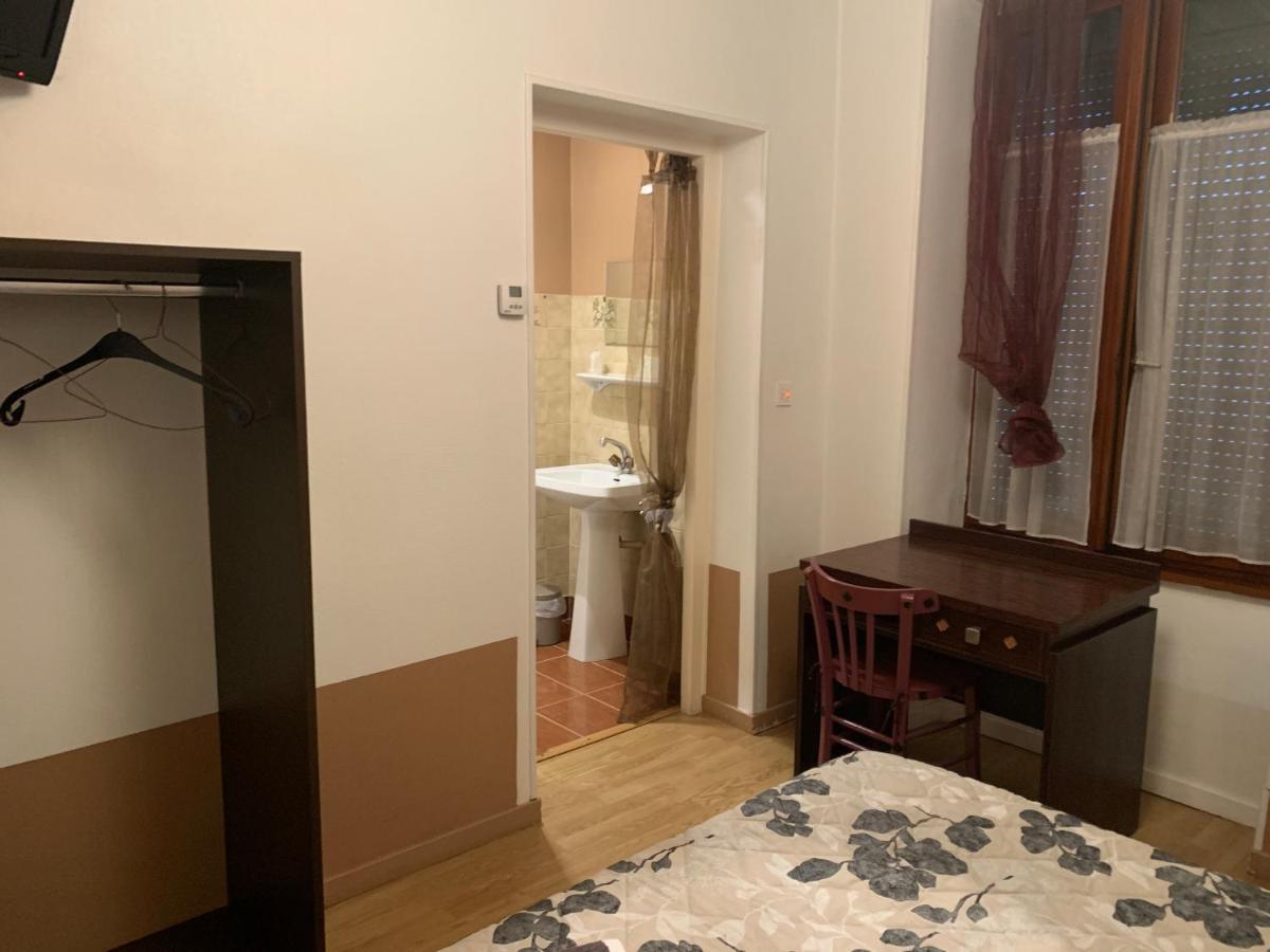 Pont-de-Chéruy Hotel Le Cosy מראה חיצוני תמונה