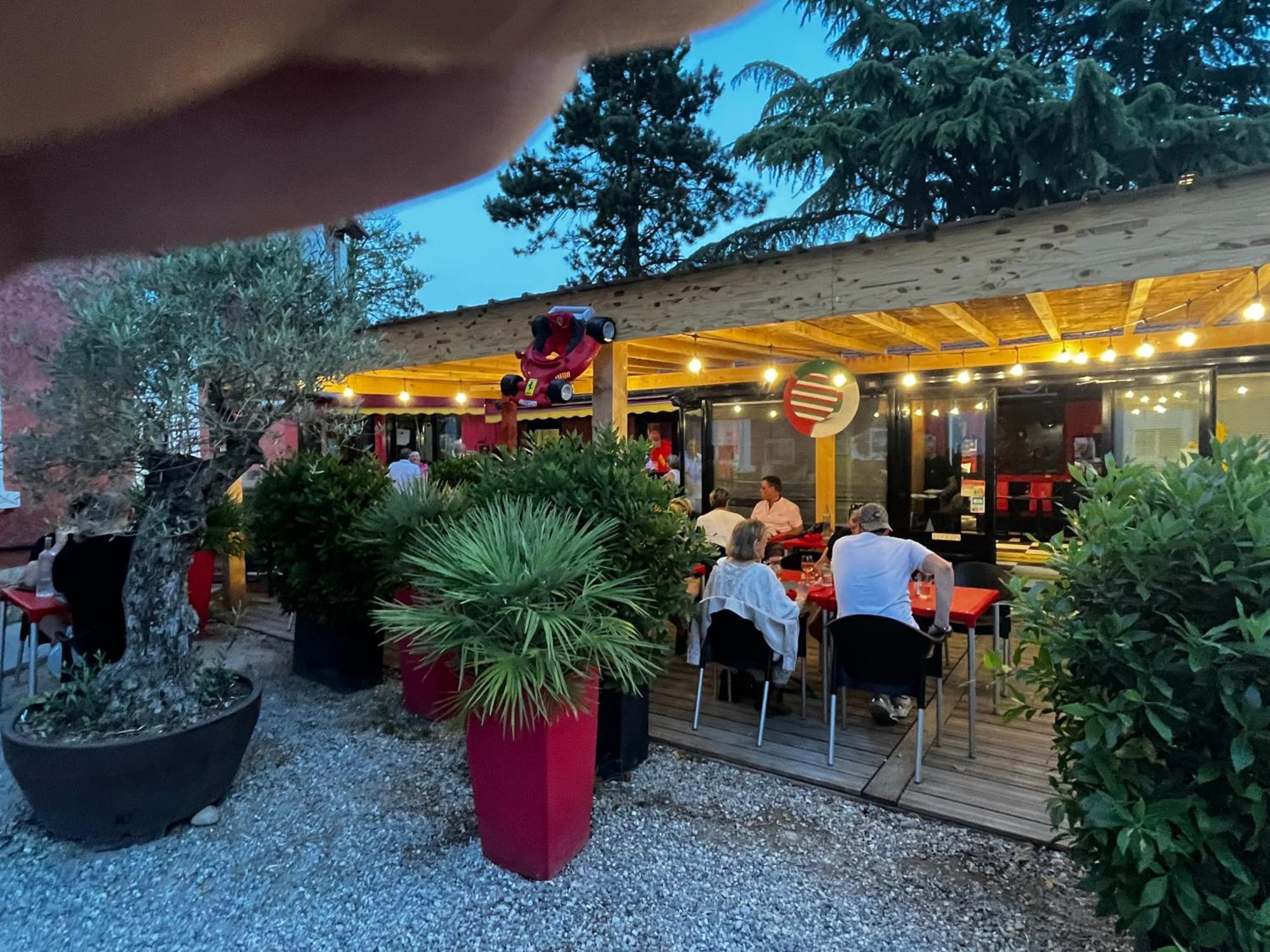 Pont-de-Chéruy Hotel Le Cosy מראה חיצוני תמונה